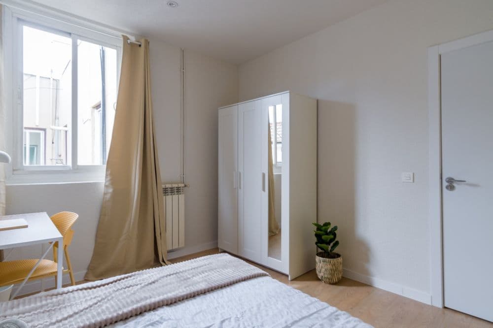 Private room in Madrid photo 4