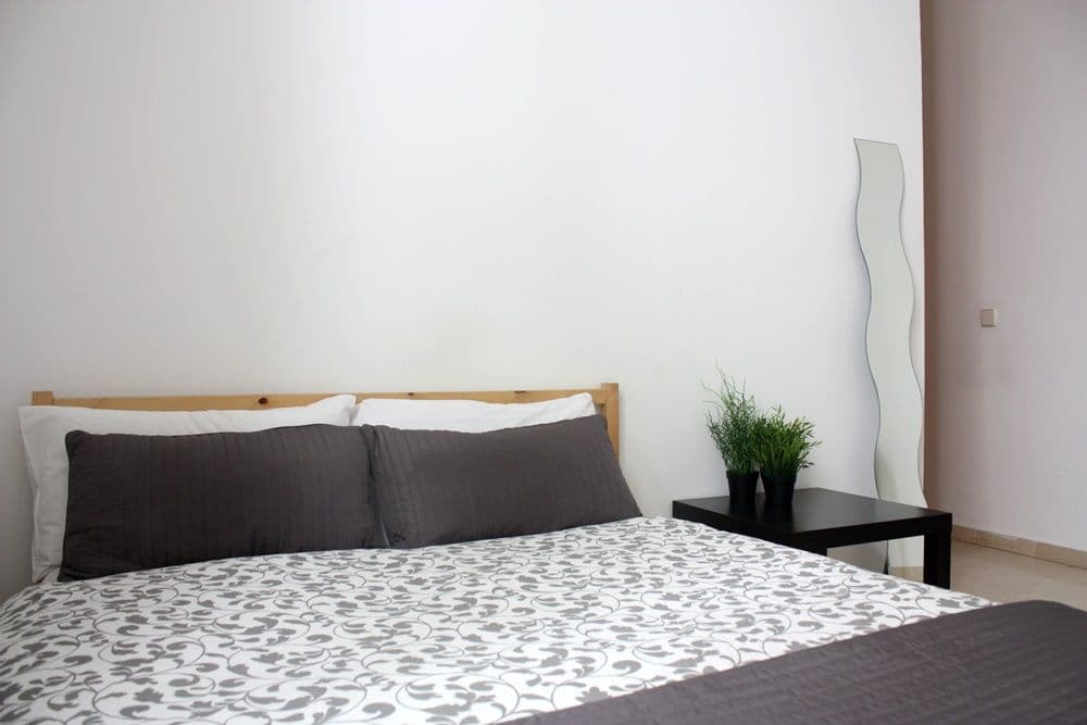 Private room in Madrid photo 3