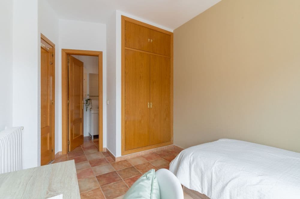 Private room in Madrid photo 5
