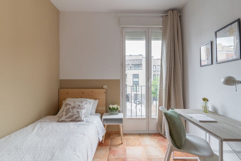 Private room in Madrid photo 2