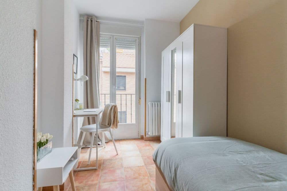 Private room in Madrid photo 2