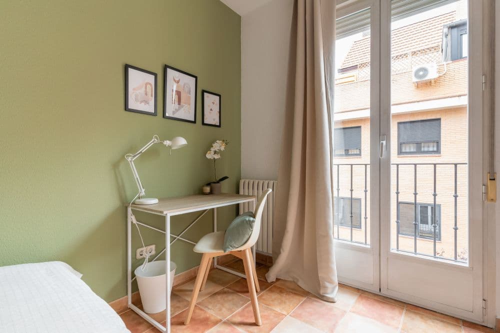 Private room in Madrid photo 4