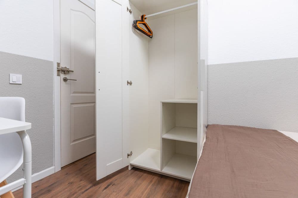 Private room in Madrid photo 5