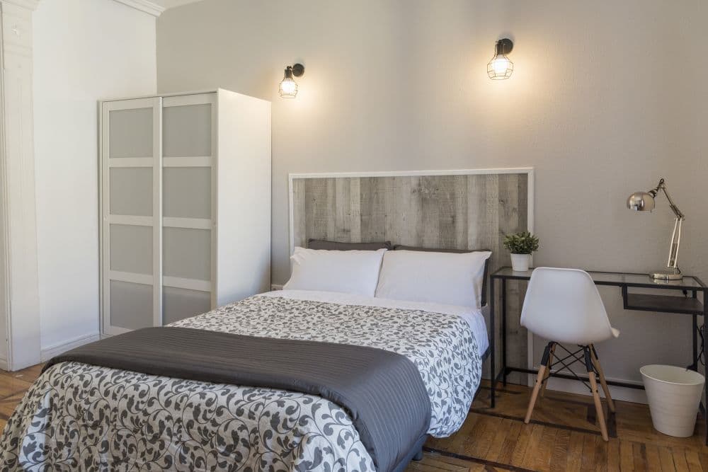 Private room in Madrid photo 3