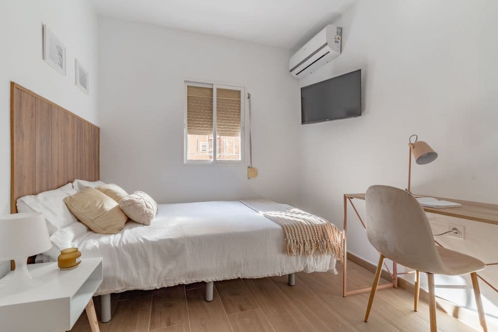 Private room in Madrid photo 3