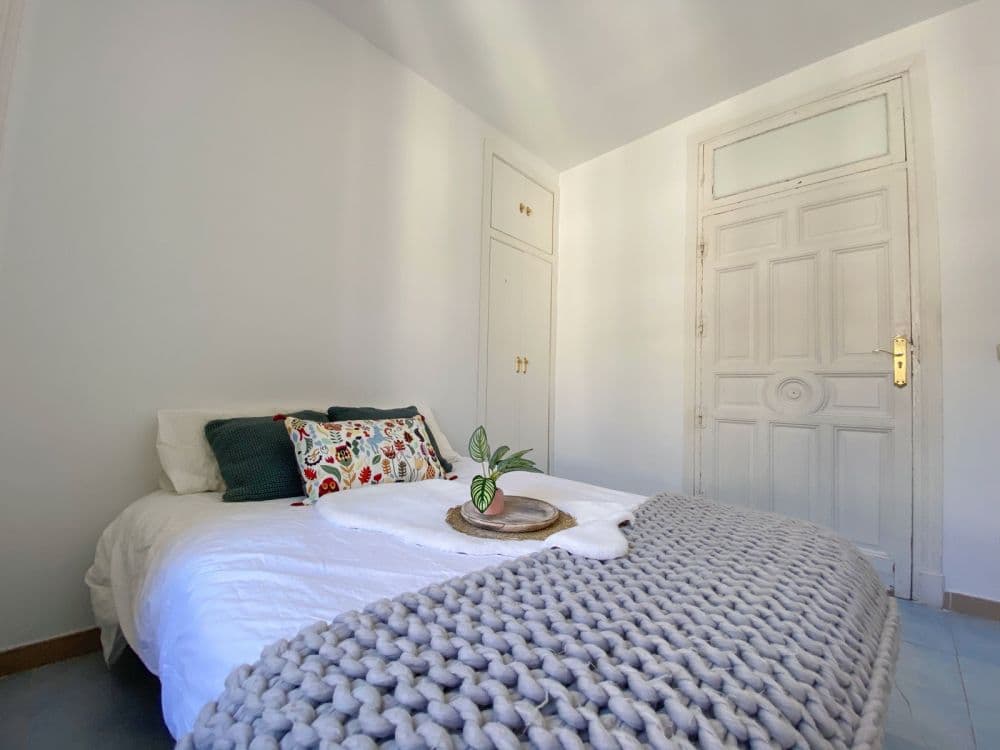 Private room in Madrid photo 3