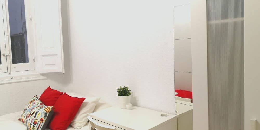 Private room in Madrid photo 3