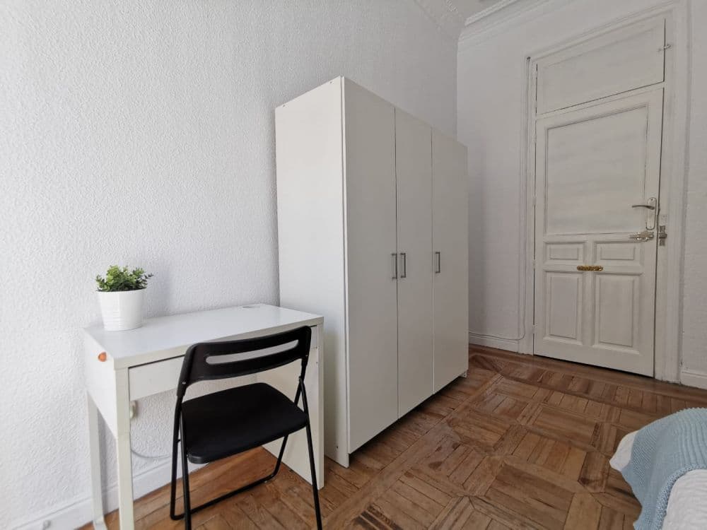 Private room in Madrid photo 5