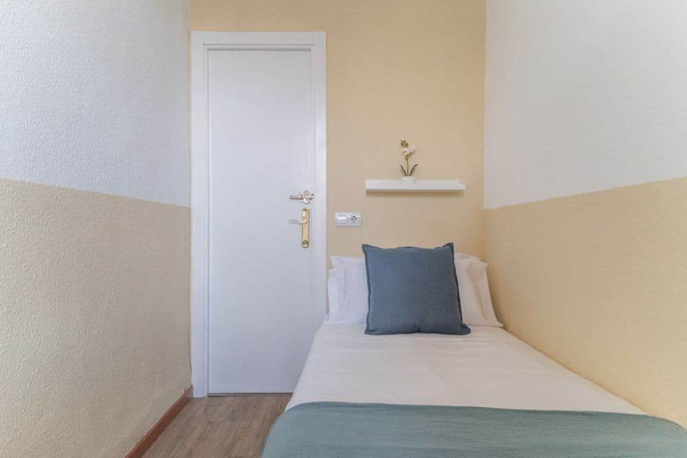Private room in Madrid photo 5