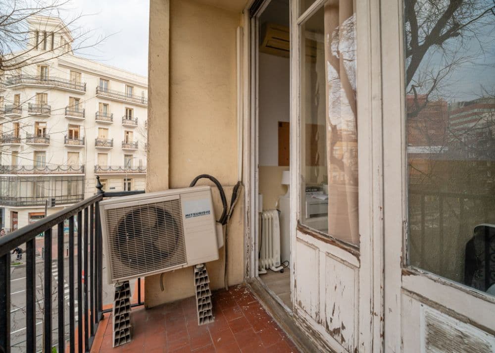 Private room in Madrid photo 2