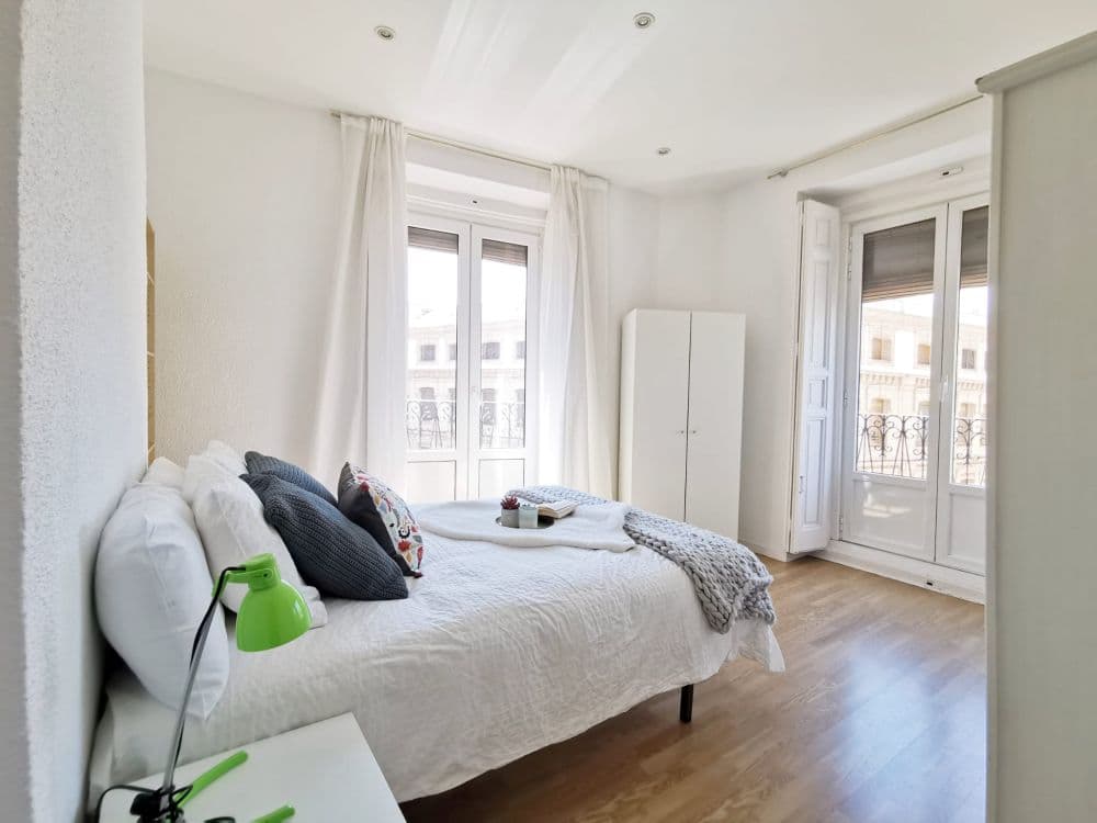 Private room in Madrid photo 3