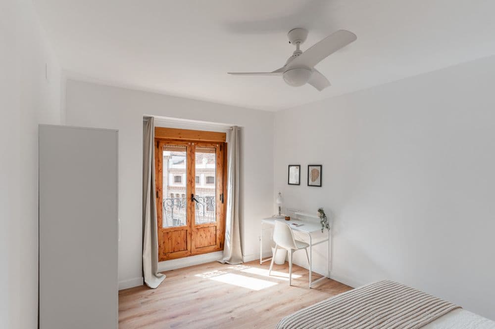 Private room in Madrid photo 2
