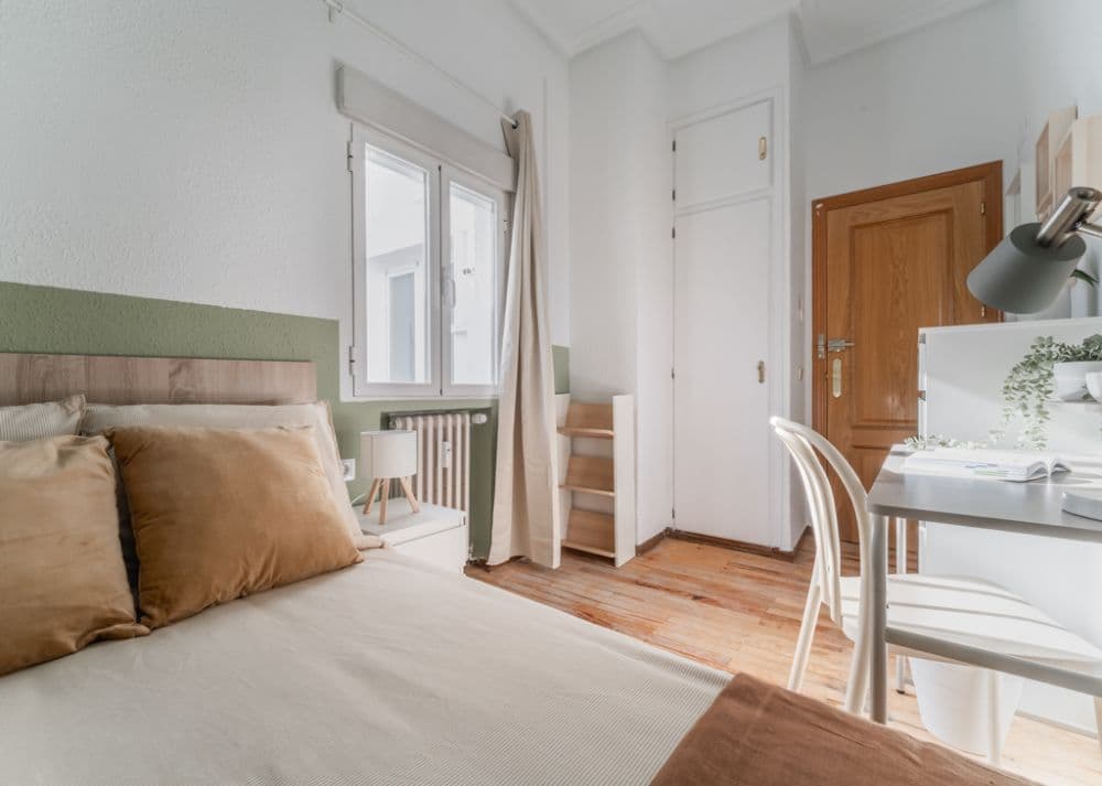 Private room in Madrid photo 3