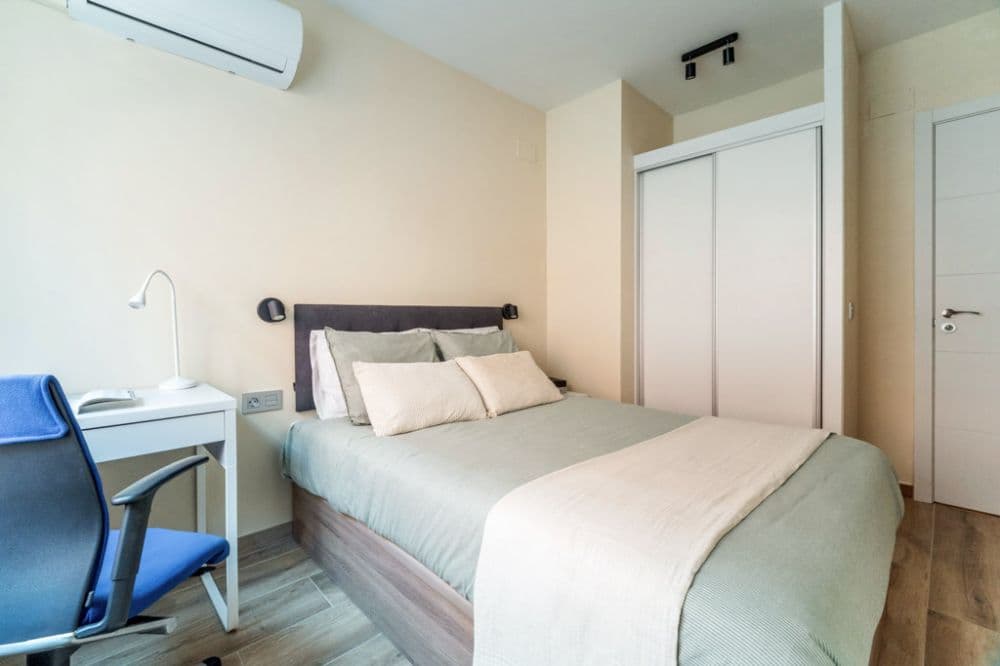 Private room in Madrid photo 3