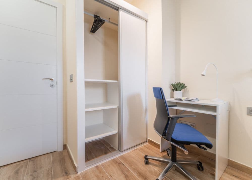 Private room in Madrid photo 4