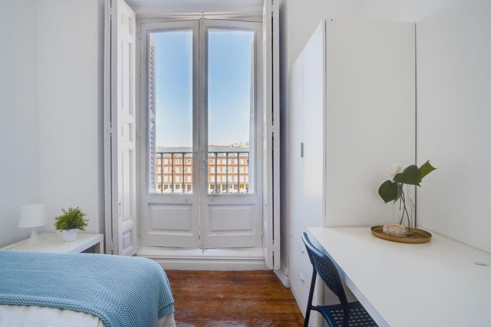 Private room in Madrid photo 4