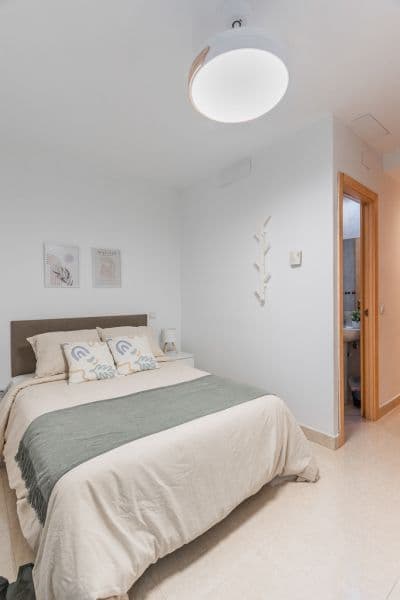 Private room in Madrid photo 2