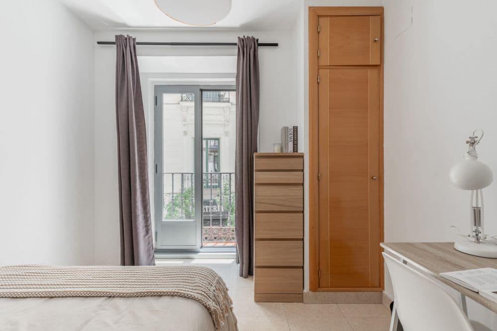Private room in Madrid photo 5