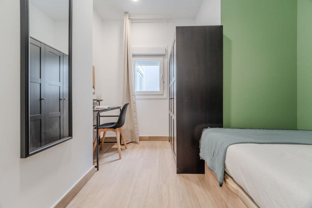 Private room in Madrid photo 2