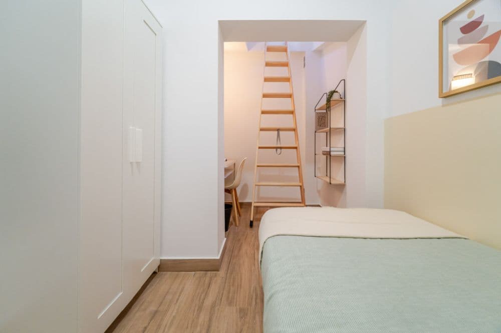 Private room in Madrid photo 4