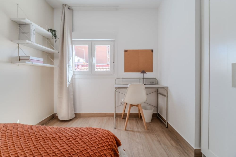 Private room in Madrid photo 3