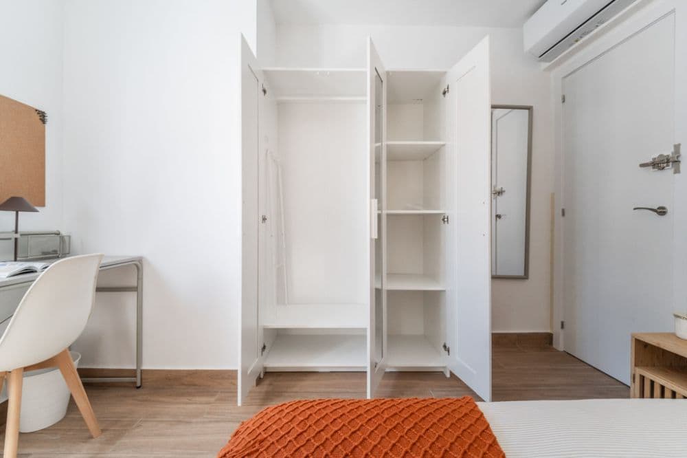 Private room in Madrid photo 2