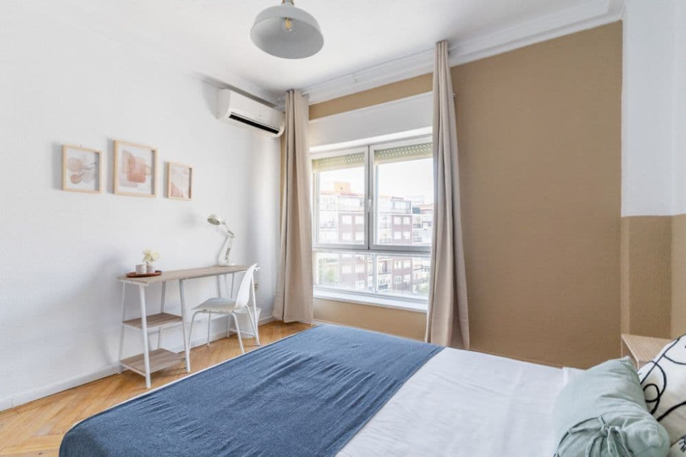Private room in Madrid photo 2