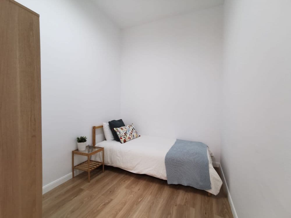 Private room in Madrid photo 2