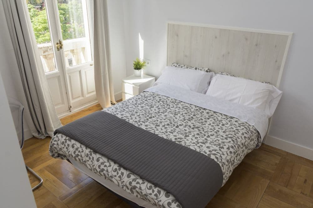 Private room in Madrid photo 3