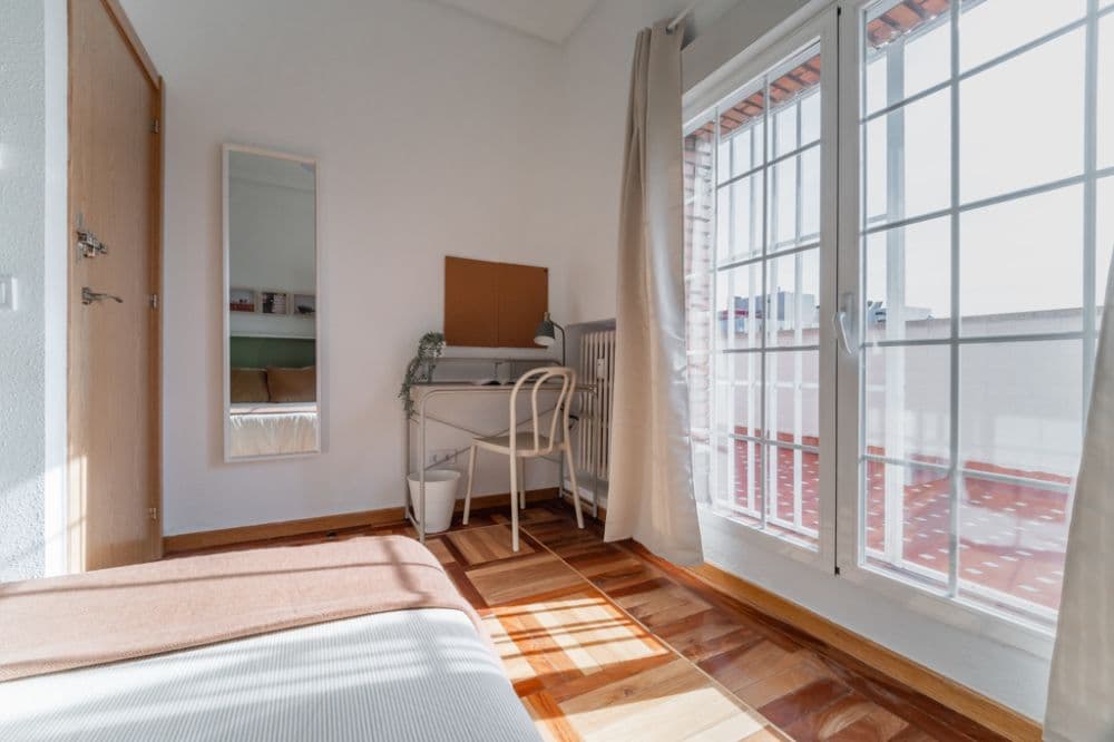 Private room in Madrid photo 5