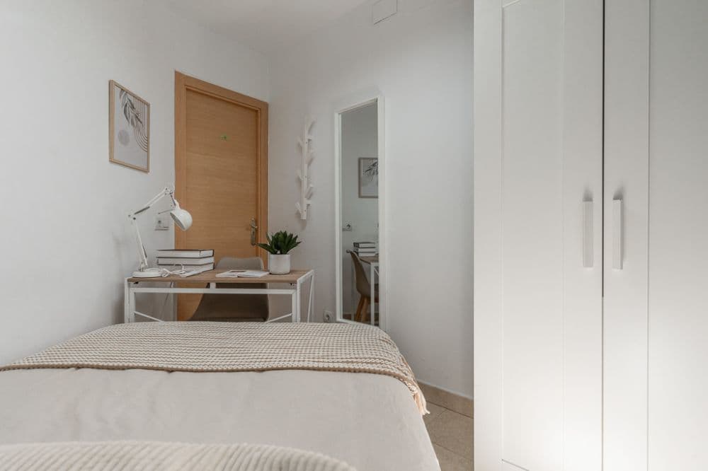 Private room in Madrid photo 4
