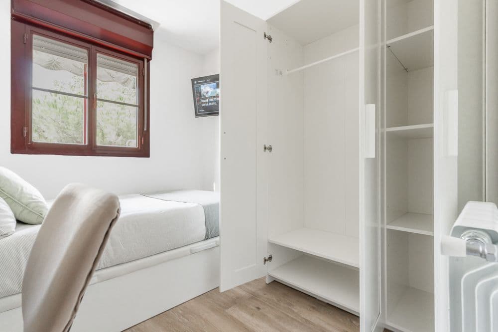 Private room in Madrid photo 5