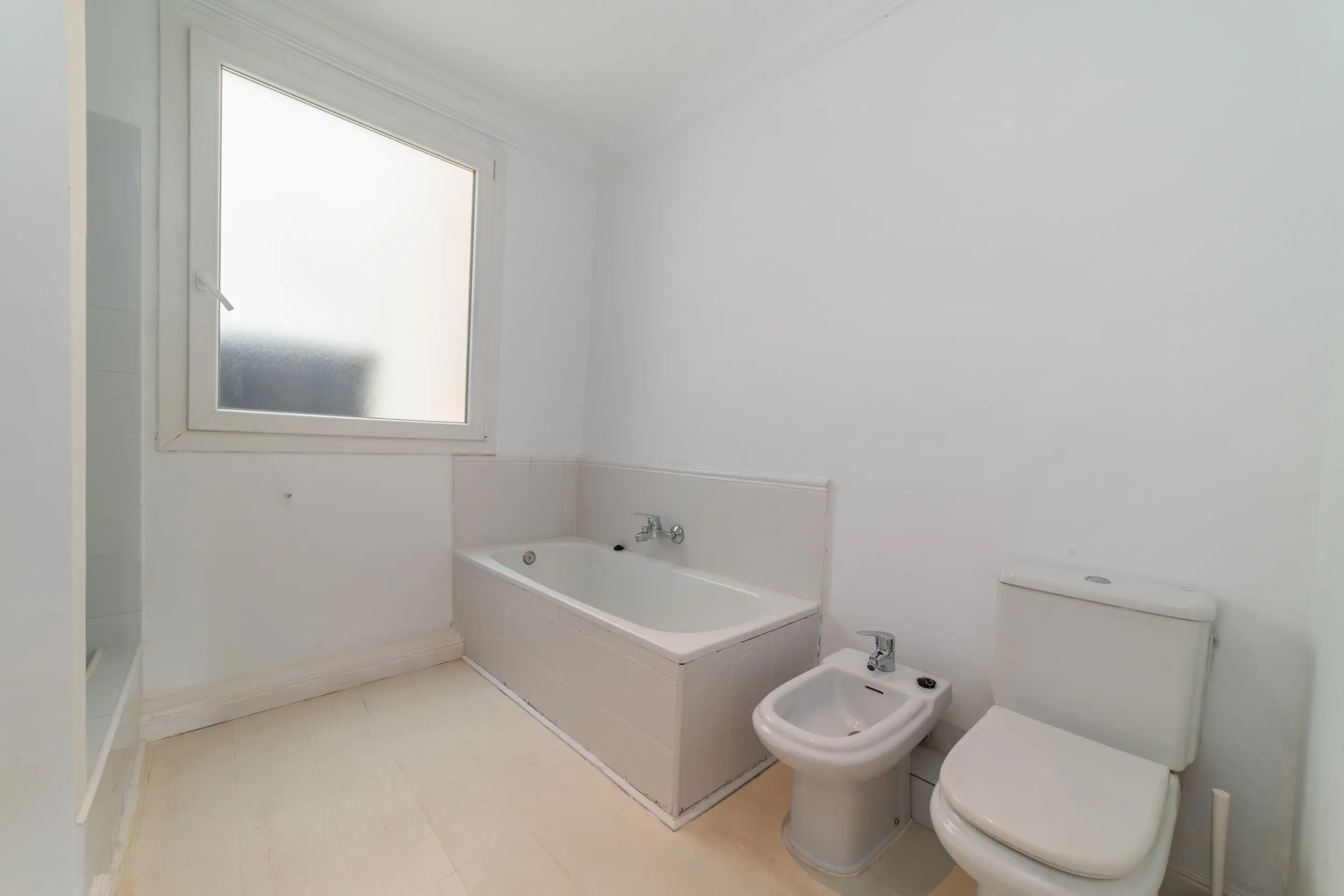 Private room in Madrid photo 4