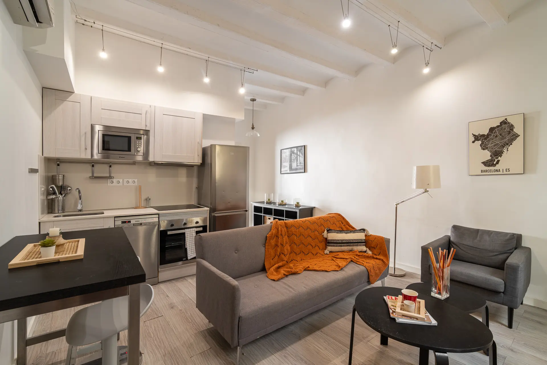 Apartment in Barcelona photo 2