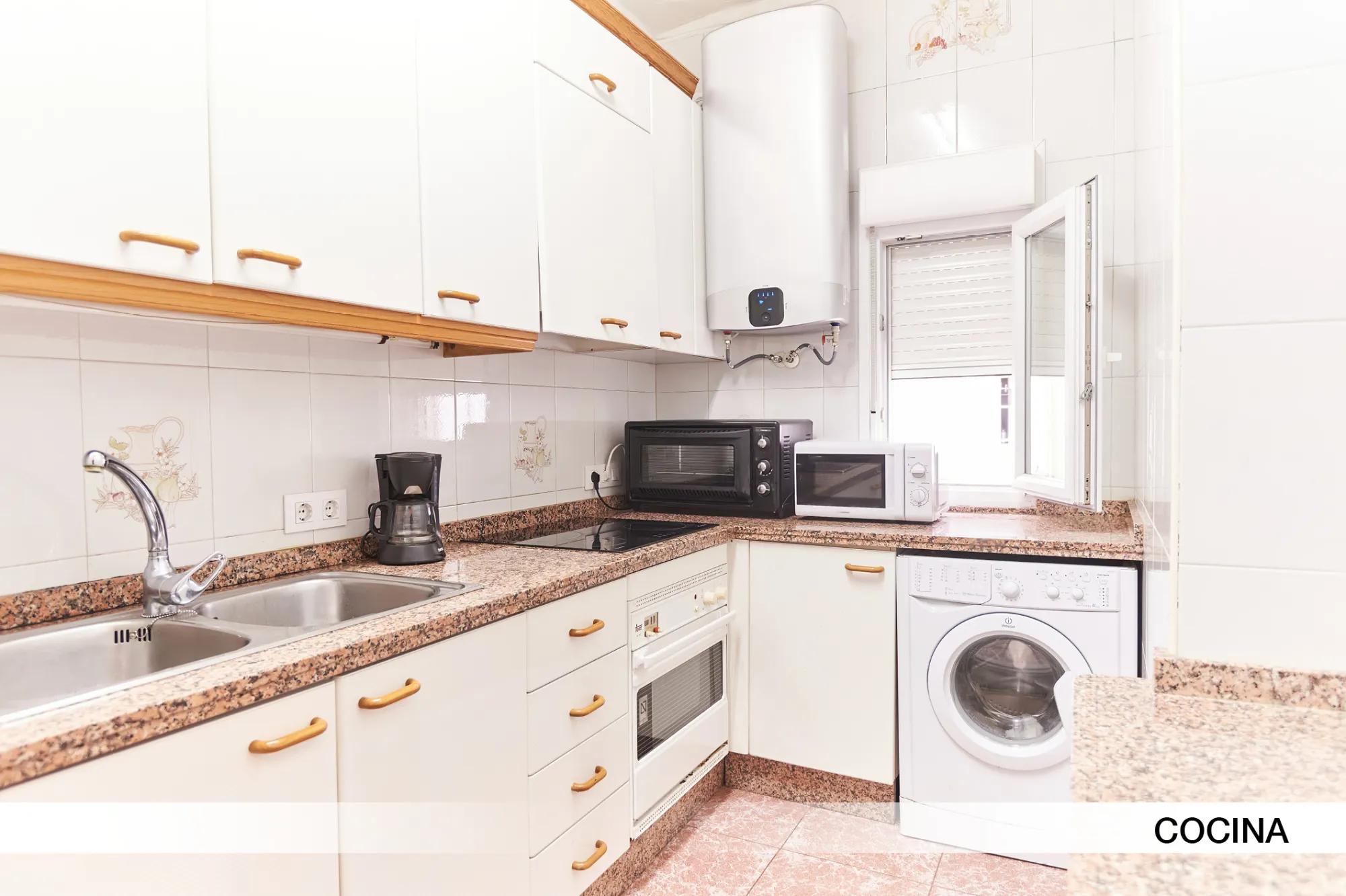 Private room in Seville photo 5