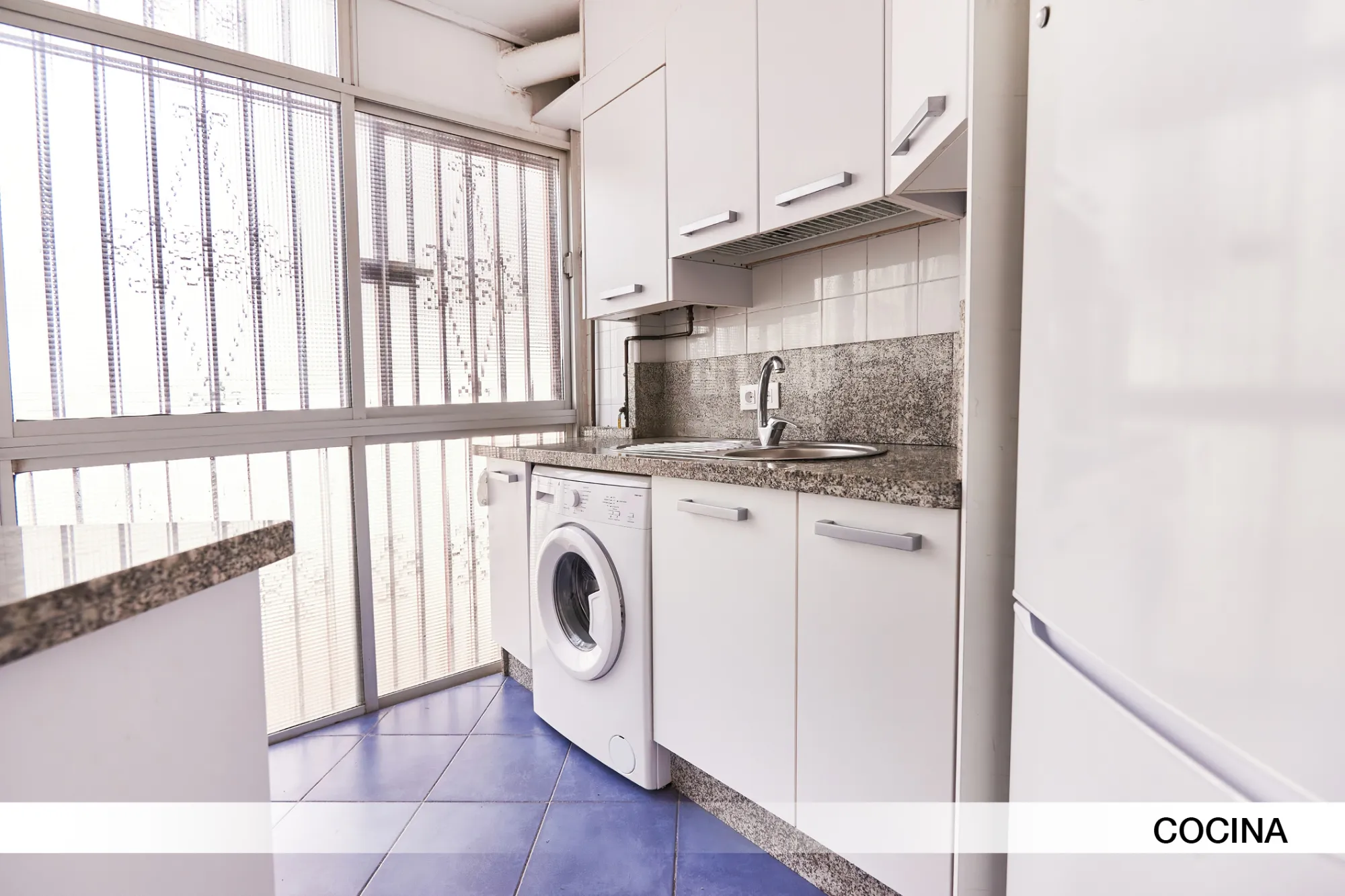 Private room in Seville photo 5