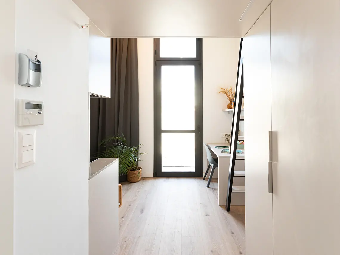 Individual con cocina plus y terraza en Seville