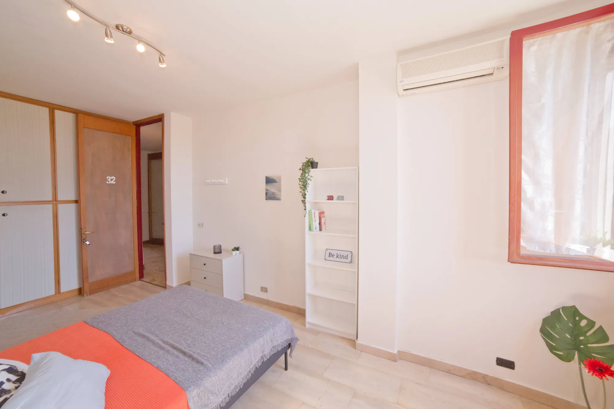 Stanza privata a Lecco photo 4