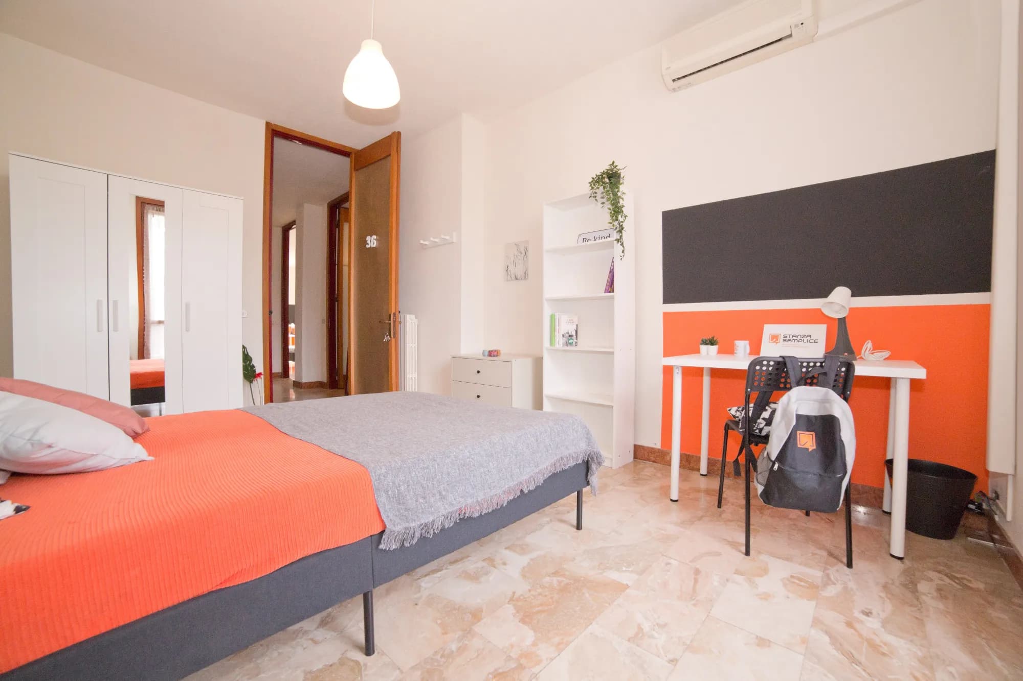 Stanza privata a Lecco photo 3