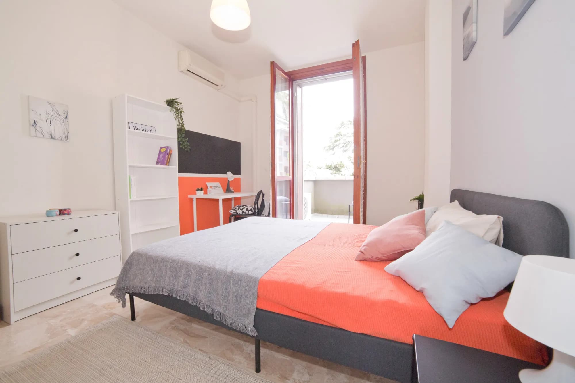 Stanza privata a Lecco photo 2