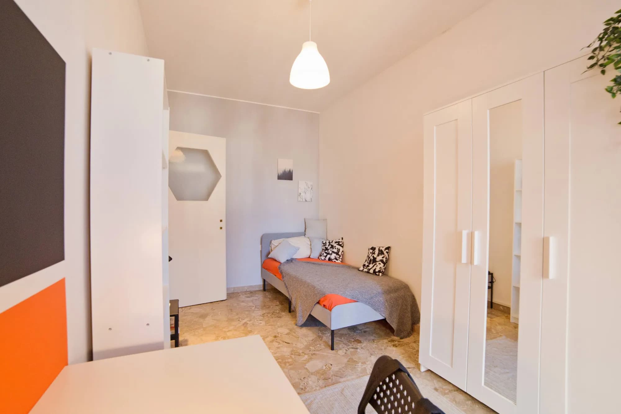 Private room in Lecco photo 3