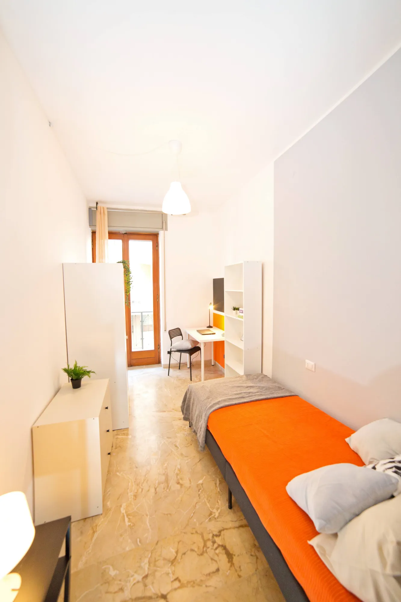 Stanza privata a Varese photo 2