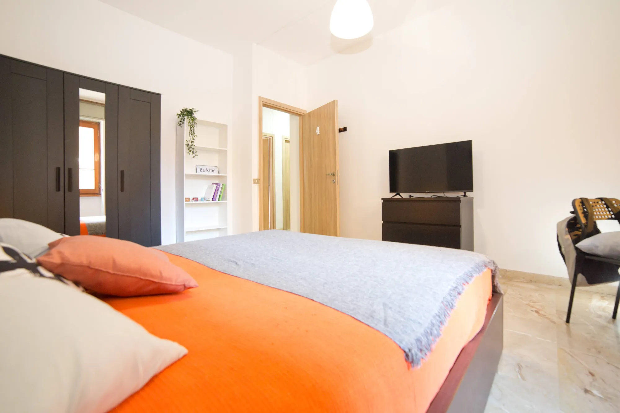 Stanza privata a Varese photo 3