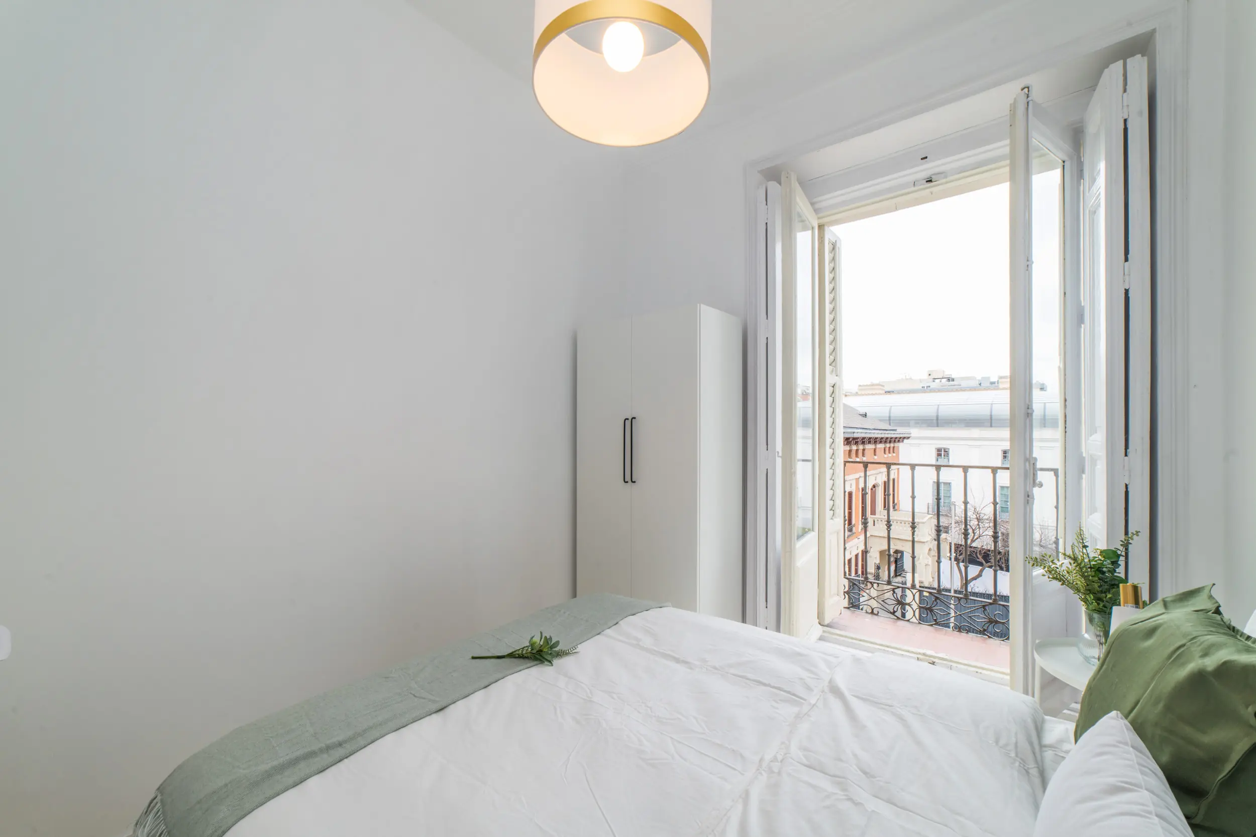 Private room in Madrid photo 3