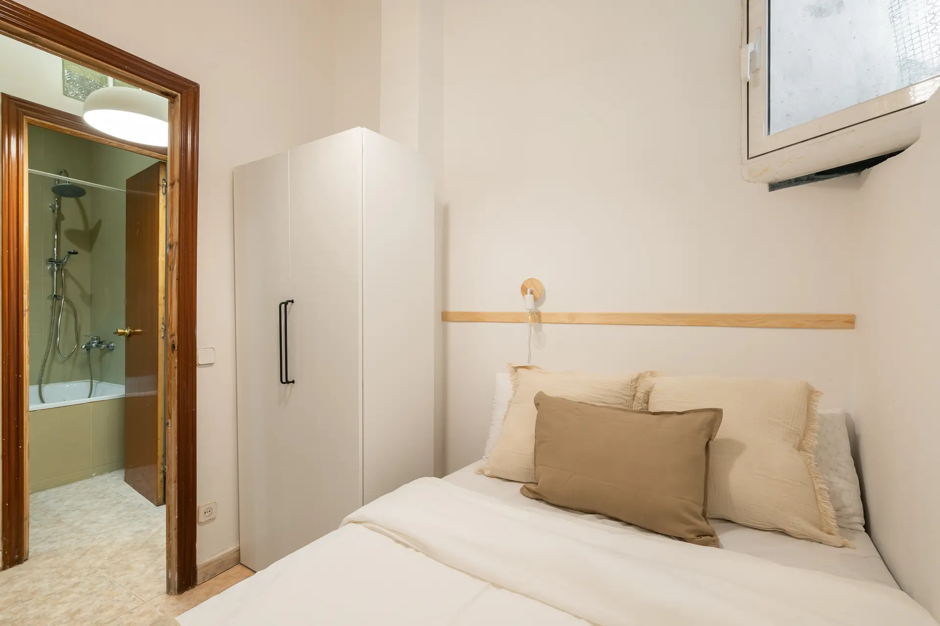 Private room in Barcelona photo 2