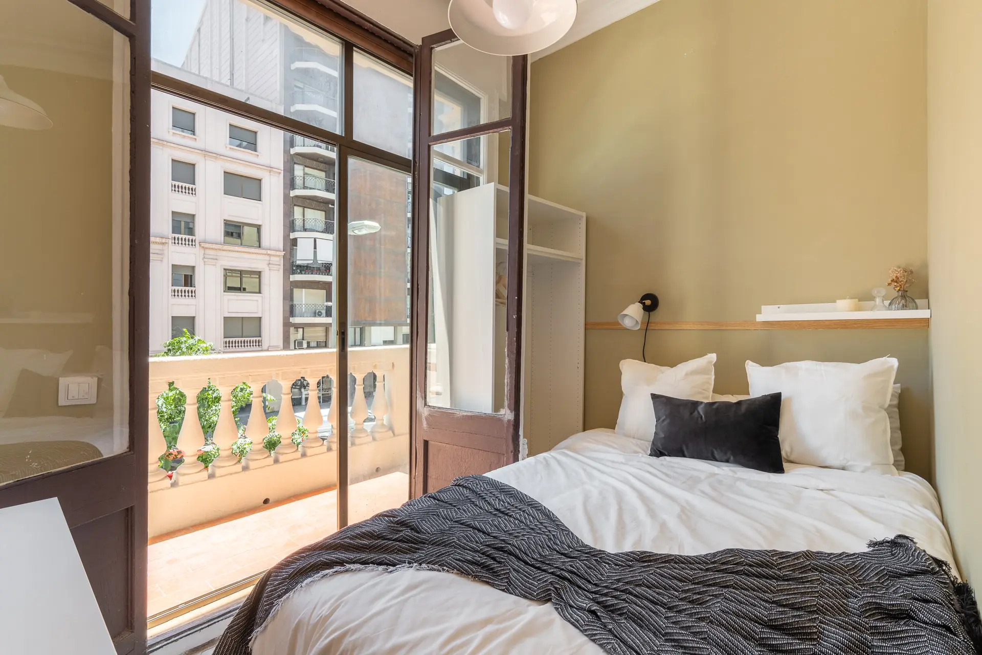 Private room in Barcelona photo 3