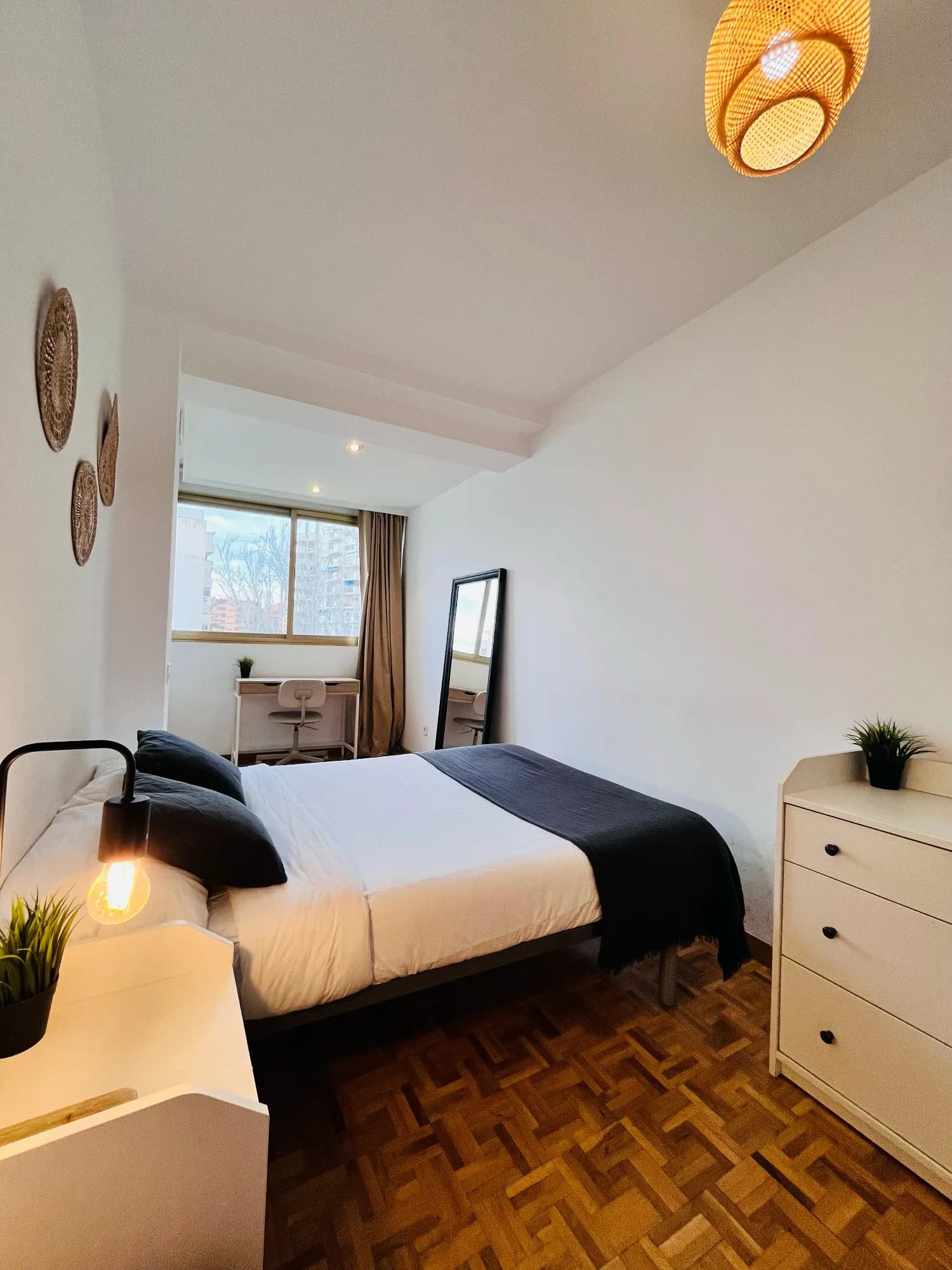 Private room in Madrid photo 3