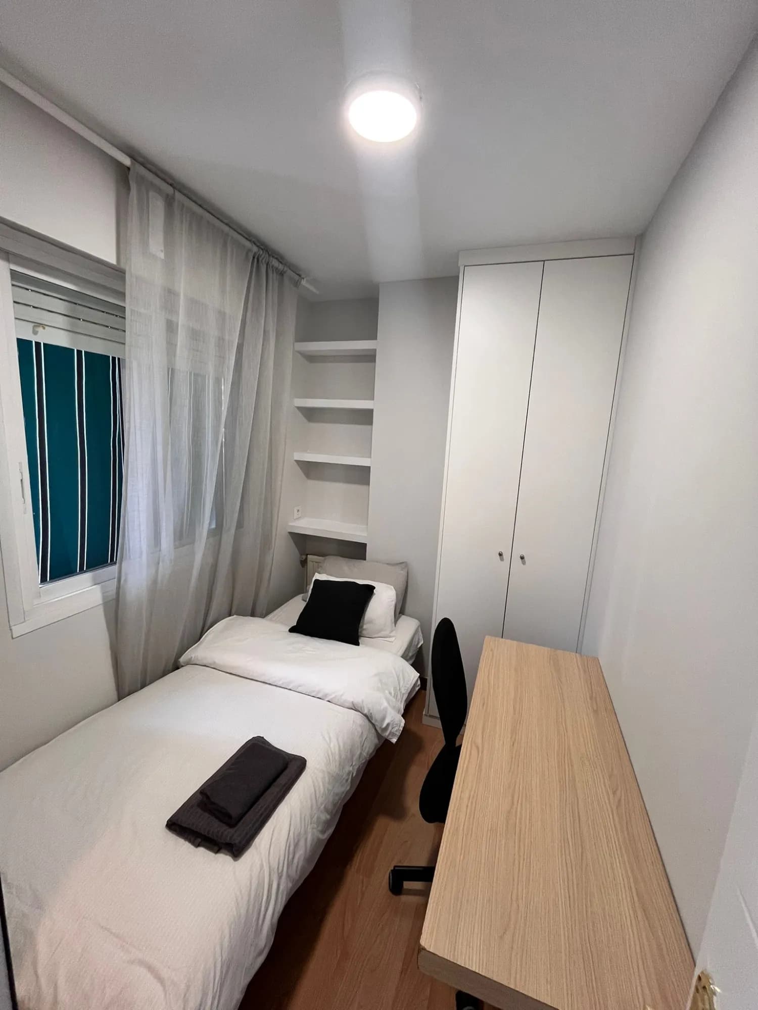 Private room in Madrid photo 3