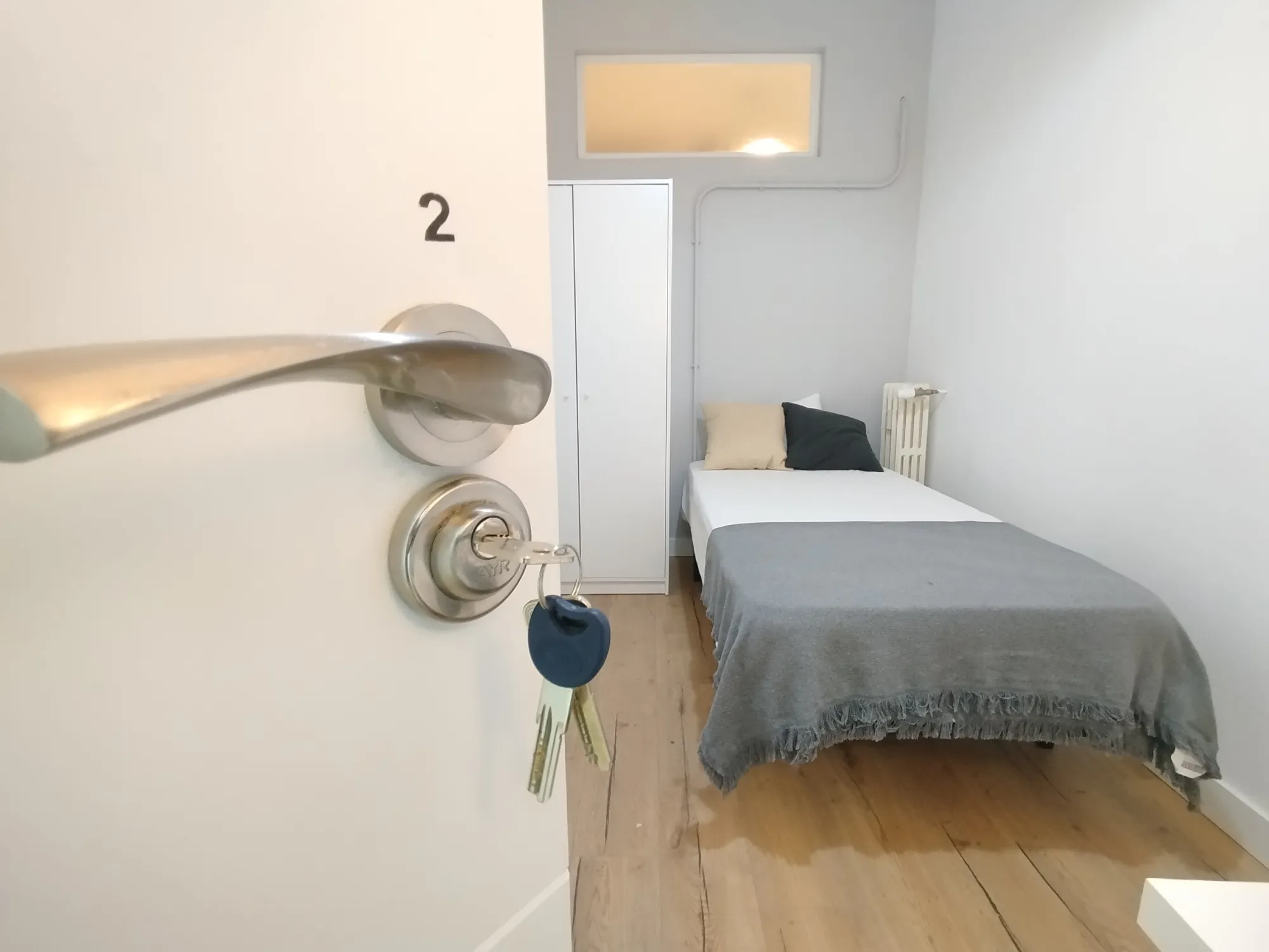 Private room in Madrid photo 4