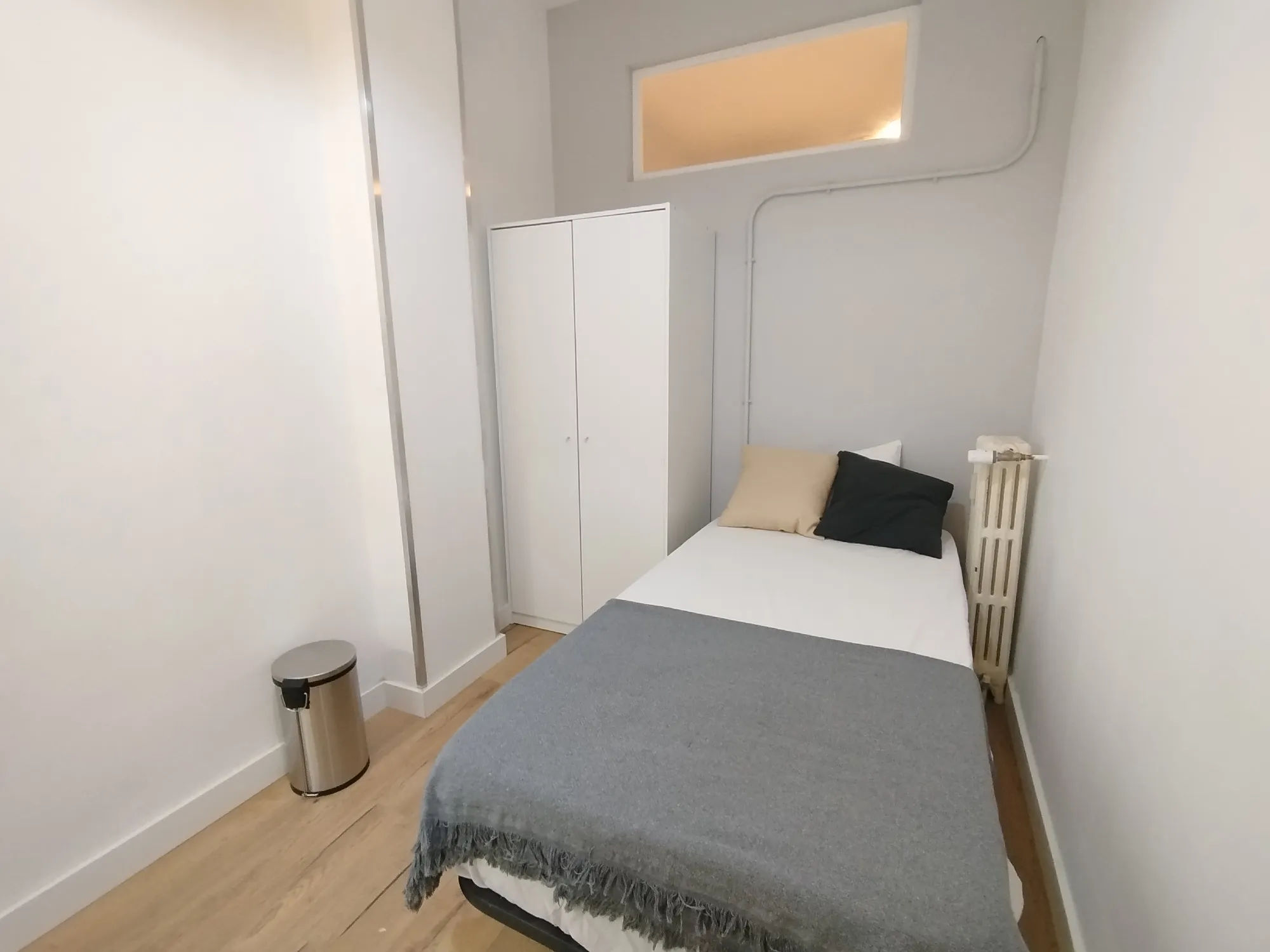 Private room in Madrid photo 3
